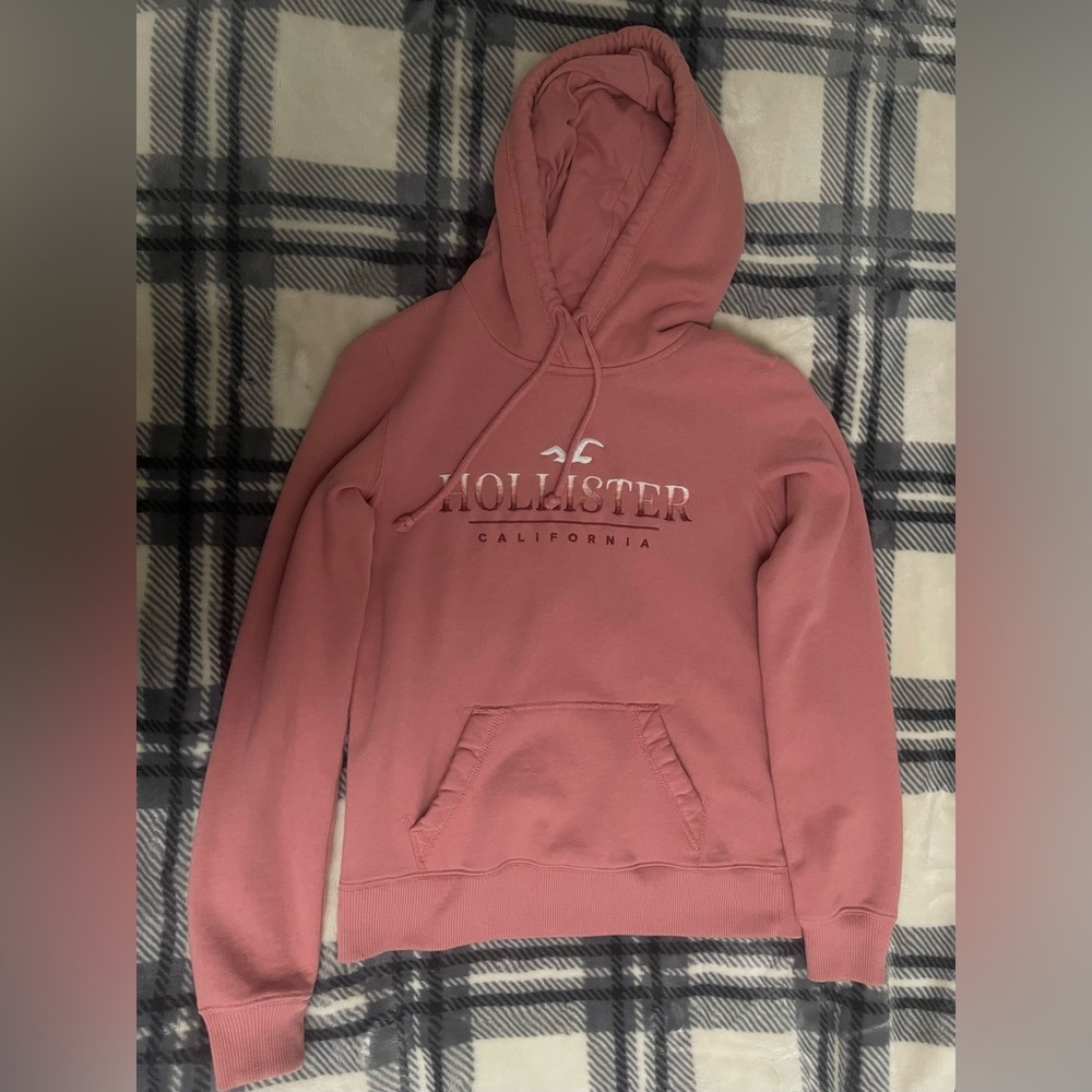 Hollister Women’s Salmon Pink Hoodie Sweater